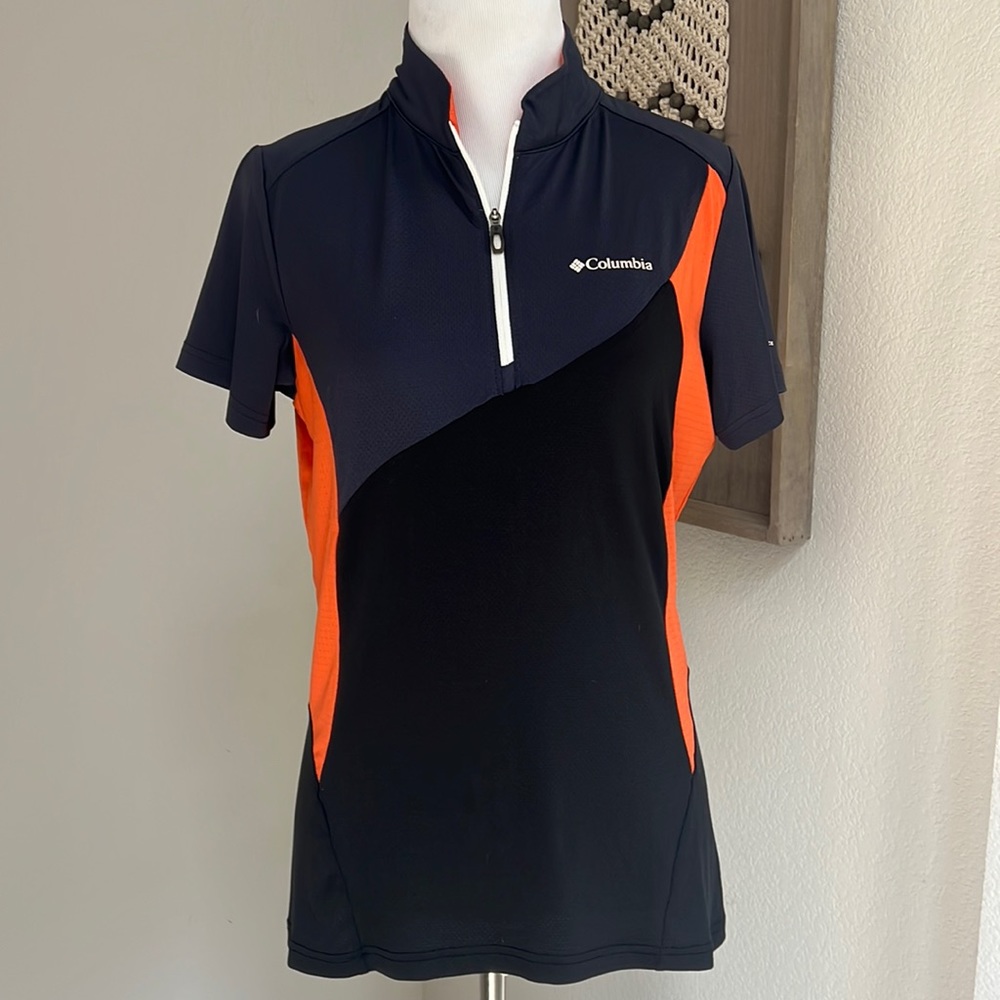 Like New Columbia Golf Tennis Pickleball shirt. size M